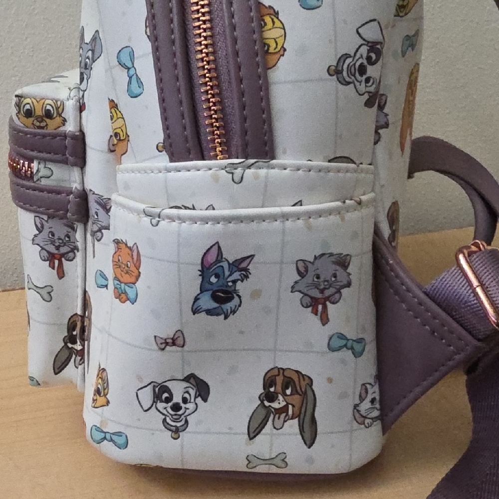 Loungefly Disney Pets Used-like New - Picture 5 of 9